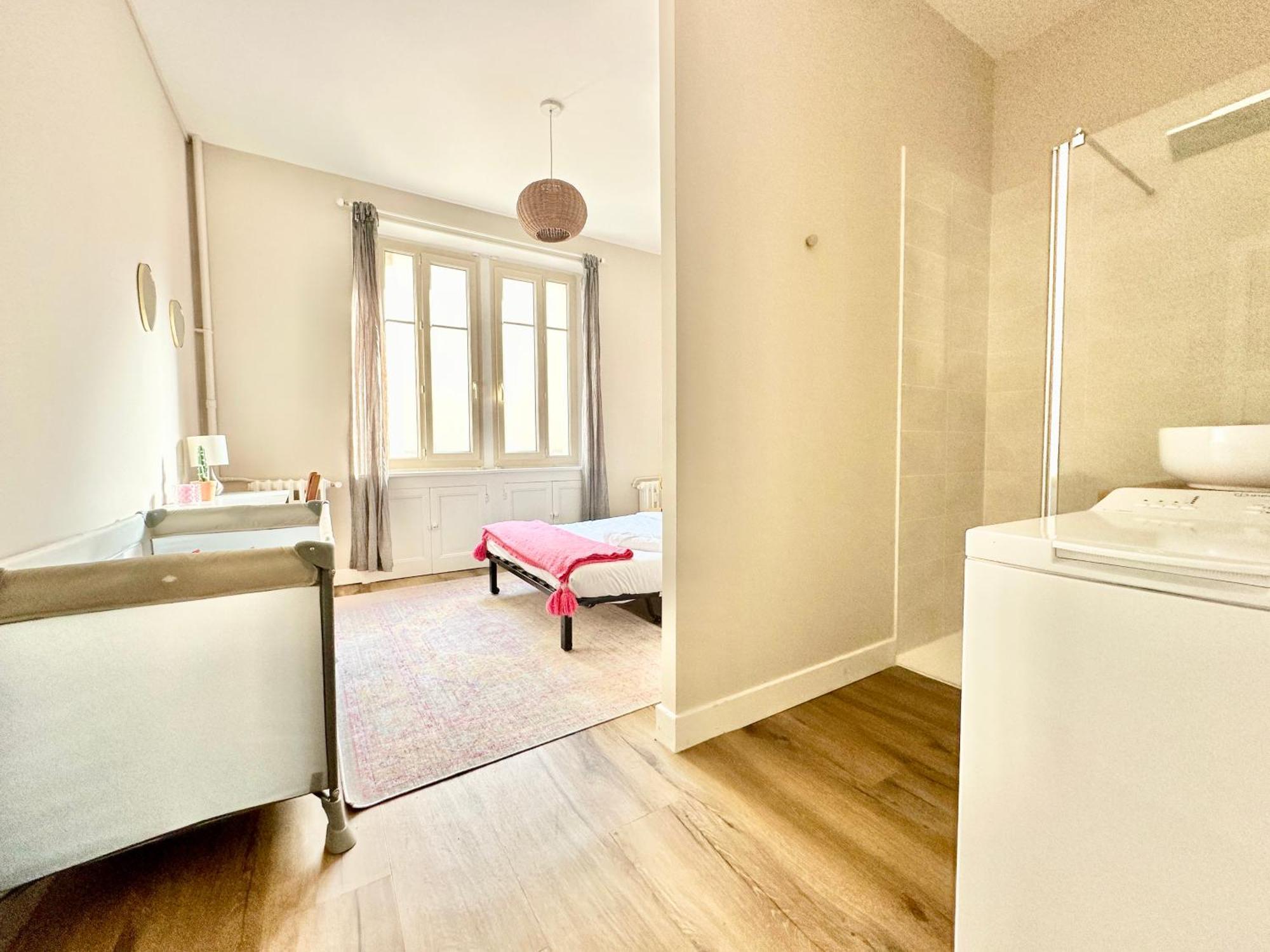 Le Bourgeois, Spacieux Et * Limoges